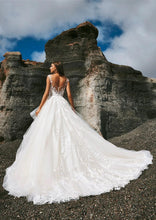 Load image into Gallery viewer, Pronovias "Tunya"