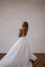 Load image into Gallery viewer, Made With Love &quot;Huxley flowy&quot;
