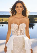 Load image into Gallery viewer, Pronovias &quot;Phoebe&quot;
