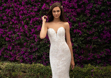 Load image into Gallery viewer, Pronovias &quot;Eithel&quot; BRAND NEW
