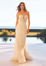 Load image into Gallery viewer, Pronovias &quot;Phoebe&quot;
