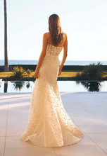 Load image into Gallery viewer, Pronovias &quot;Phoebe&quot;
