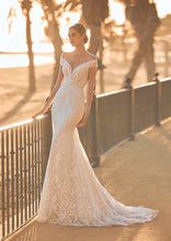 Load image into Gallery viewer, Pronovias &quot;Altair&quot;
