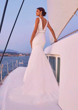 Load image into Gallery viewer, Pronovias &quot;Athena&quot;
