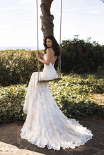 Load image into Gallery viewer, Pronovias &quot;Floriana&quot;
