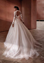 Load image into Gallery viewer, Pronovias &quot;Hamptons&quot;
