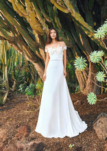 Load image into Gallery viewer, Pronovias &quot;Masurian&quot;
