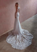 Load image into Gallery viewer, Pronovias &quot;Palaiss&quot;
