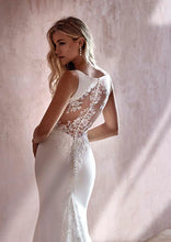 Load image into Gallery viewer, Pronovias &quot;Palaiss&quot;
