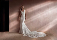 Load image into Gallery viewer, Pronovias &quot;Palaiss&quot;
