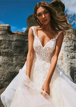 Load image into Gallery viewer, Pronovias &quot;Tunya&quot;

